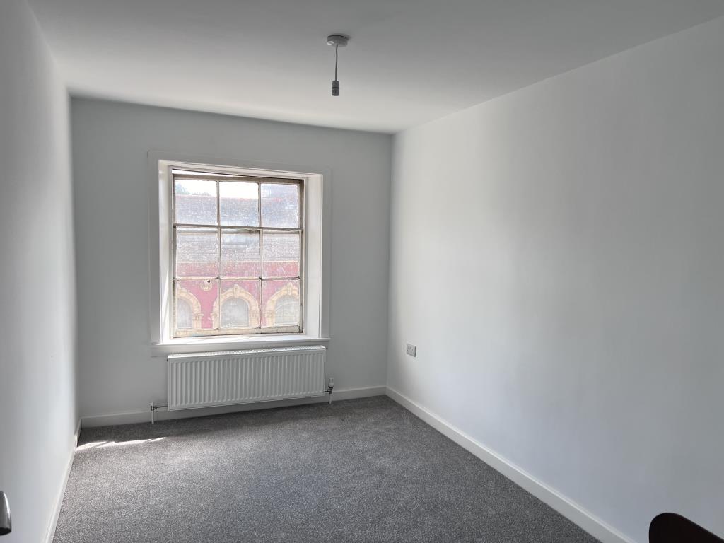 Lot: 145 - THREE-BEDROOM MAISONETTE - Smooth painted white walls and grey carpet